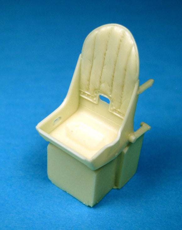 1/32 Barracuda Spitfire Resin Seat with Leather Backpad 32001